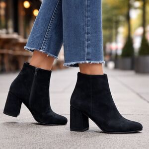 Bella Vita Black Suede Block‎ Heel Ankle Boots Zip Up